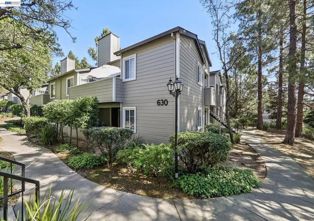 1st image of 630 Canyon Oaks Dr #D, Oakland, CA 94605 | MLS# 41128466