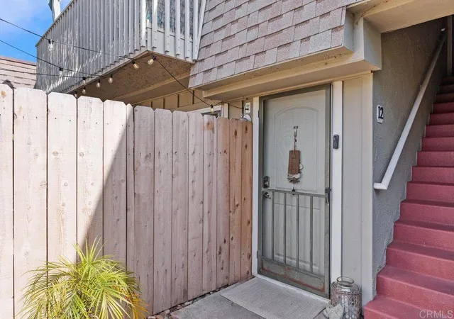 Listing Photo 3 - Condo for sale in building located at 405 Requeza St, Encinitas, CA 92024 - Unit #H9