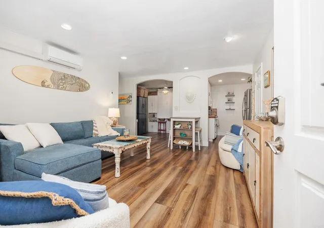 Listing Photo 4 - Condo for sale in building located at 405 Requeza St, Encinitas, CA 92024 - Unit #H9