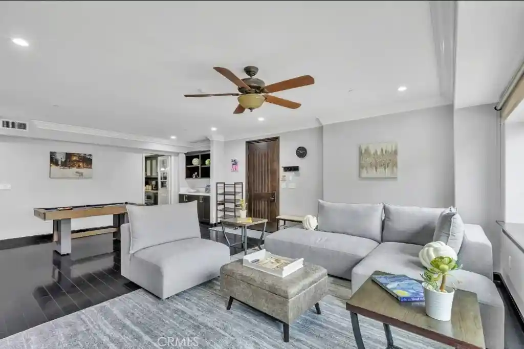 Listing Photo 2 - Condo for sale in 155 Cordova St located at 155 Cordova St, Pasadena, CA 91105 - Unit #203
