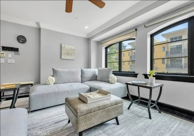 Listing Photo 5 - Condo for sale in building located at 155 Cordova St, Pasadena, CA 91105 - Unit #203