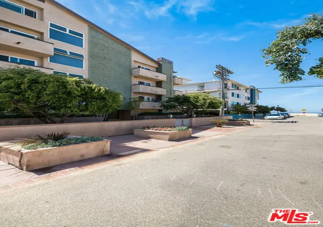 Photo 1 of Condo for sale at 16 Quarterdeck St #102, Marina Del Rey, CA 90292 | MLS# 26669487 | Listing updated on 2026-04-08