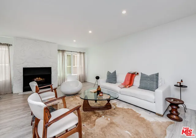 Photo 4 of Condo for sale at 16 Quarterdeck St #102, Marina Del Rey, CA 90292 | MLS# 26669487 | Listing updated on 2026-04-08