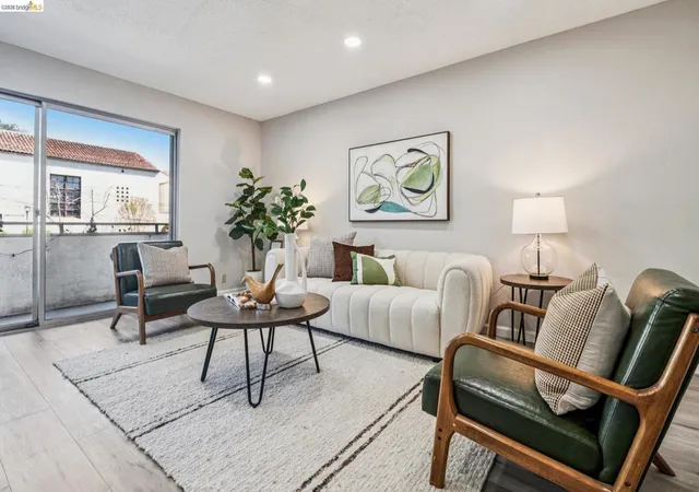 Photo 2 of Condo for sale at 2614 Warring St #6, Berkeley, CA 94704 | MLS# 41128495 | Listing updated on 2026-09-30
