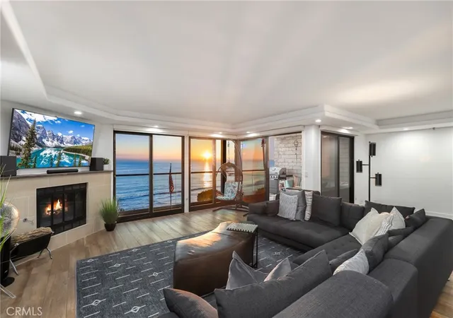2nd image of 410 Corto Ln #E, San Clemente, CA 92672 | MLS# OC26062536