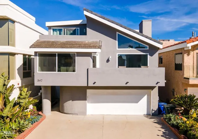Photo 1 of Single family home for sale at 3612 Ocean Dr, Oxnard, CA 93035 | MLS# V1-35401 | Listing updated on 2026-09-30