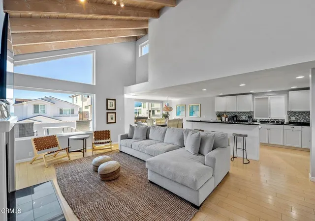 Photo 3 of Single family home for sale at 3612 Ocean Dr, Oxnard, CA 93035 | MLS# V1-35401 | Listing updated on 2026-09-30