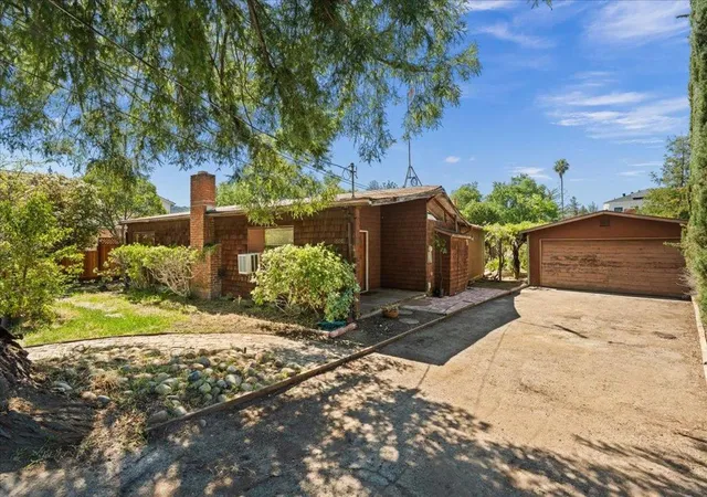 Photo 1 of Single family home for sale at 16001 Stephenie Ln, Los Gatos, CA 95032 | MLS# ML82040247 | Listing updated on 2026-10-08
