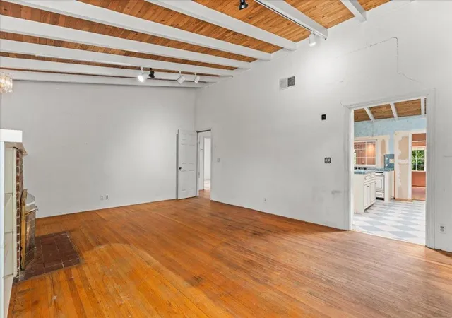 Photo 4 of Single family home for sale at 16001 Stephenie Ln, Los Gatos, CA 95032 | MLS# ML82040247 | Listing updated on 2026-10-08
