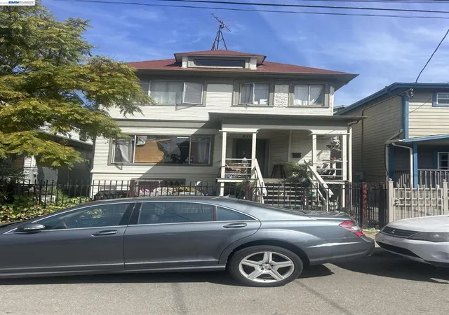Multi family home for sale at 670 32nd Street, Oakland, CA 94609-4503 | MLS# 41128540