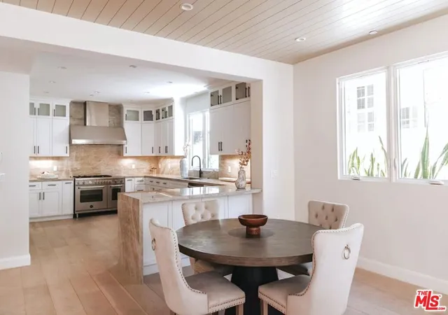 Homes for sale in Los Angeles, CA | 10725 Ashton Ave #101, Los Angeles, CA 90024 | MLS# 26669591