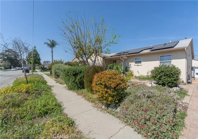 Homes for sale in Lakewood, CA | 6123 Edgefield St, Lakewood, CA 90713 | MLS# PW26065010