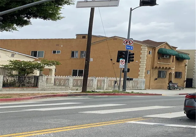 Listing Photo 5 - Condo for sale in building located at 608 N Soto, Los Angeles, CA 90033