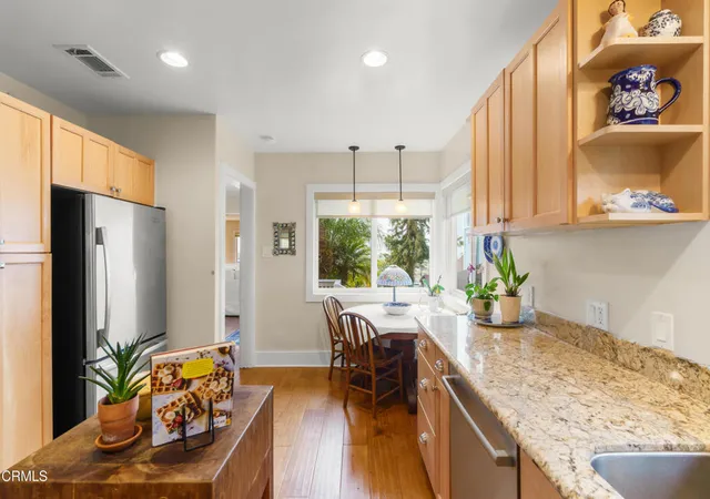 Photo 4 of Single family home for sale at 981 Poli St, Ventura, CA 93001 | MLS# V1-35414 | Listing updated on 2026-09-28