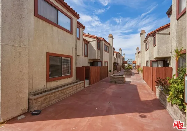 2nd image of 1450 W 146Th St, Gardena, CA 90247