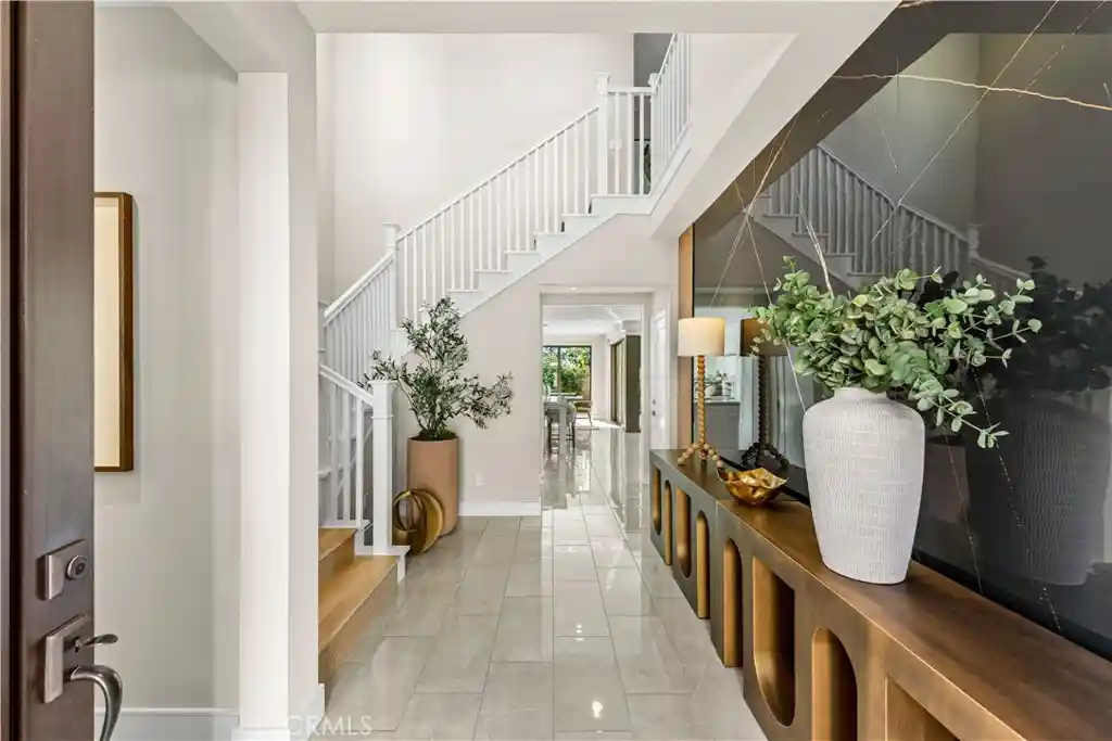 Listing Photo 2 - Condo for sale in 121 Oceano located at 121 Oceano, Irvine, CA 92602 - Unit 121 Oceano