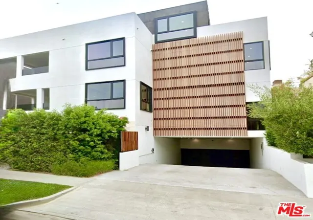 1st image of 724 N Croft Ave #307, Los Angeles, CA 90069 | MLS# 26665865
