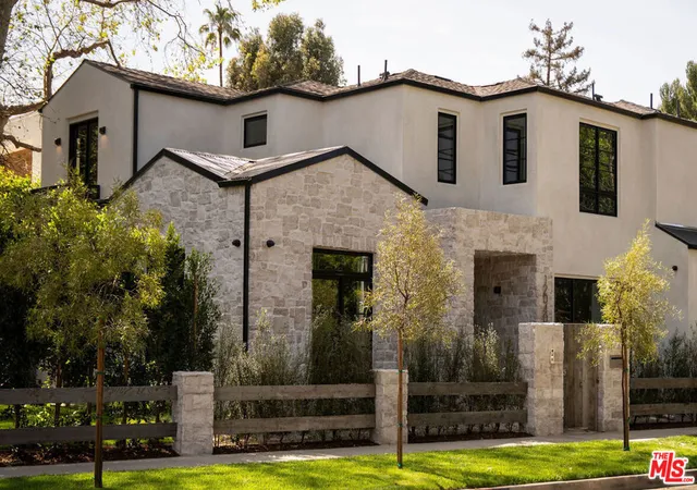 Homes for sale in Studio City, CA | 12040 Maxwellton Rd, Studio City, CA 91604 | MLS# 26669143