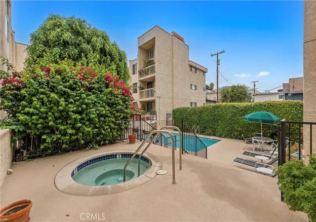 18th image of 14521 Benefit St #102, Sherman Oaks, CA 91403 | MLS# DW26065134