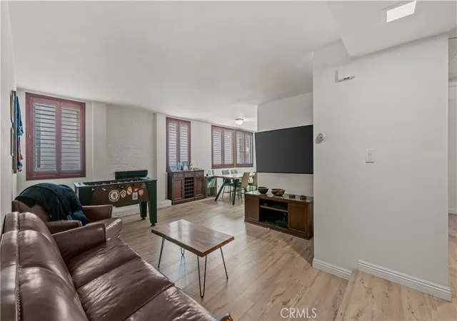 3rd image of 14521 Benefit St #102, Sherman Oaks, CA 91403 | MLS# DW26065134