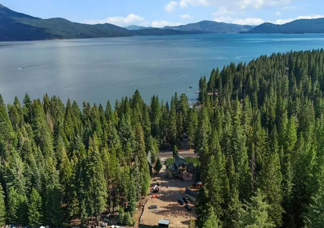 5th image of 523 Peninsula Dr, Lake Almanor, CA 96137 | MLS# ML82040353