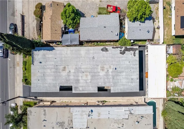 Photo 3 of Sale Pending at 15919 Vanowen St, Van Nuys, CA 91406 | MLS# SR26064384 | Listing updated on 2026-09-12