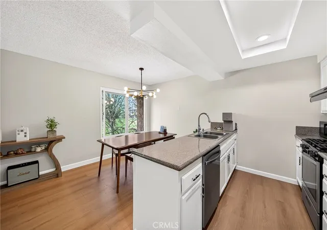 Listing Photo 5 - Condo for sale in building located at 1525 Walnut Leaf, Walnut, CA 91789 - Unit #211