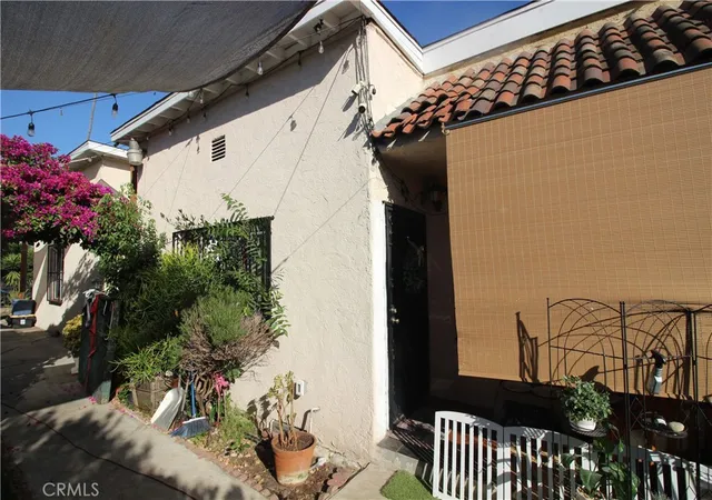 Listing Photo 4 - Condo for sale in building located at 3817 Drysdale, Los Angeles, CA 90032