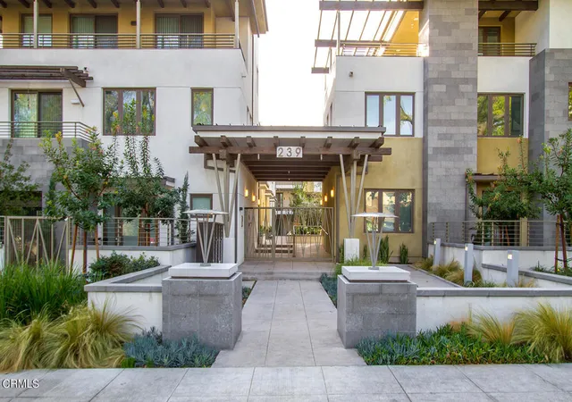 1st image of 239 S Marengo Ave #201, Pasadena, CA 91101 | MLS# P1-26445