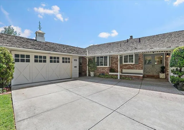 Photo 3 of Single family home for sale at 1722 Sweetbriar Dr, San Jose, CA 95125 | MLS# ML82040111 | Listing updated on 2026-09-30