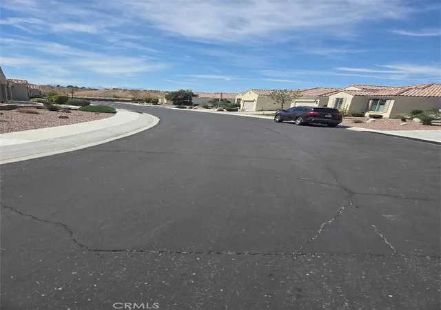 2nd image of 18924 Vinca, Apple Valley, CA 92308 | MLS# HD26041101