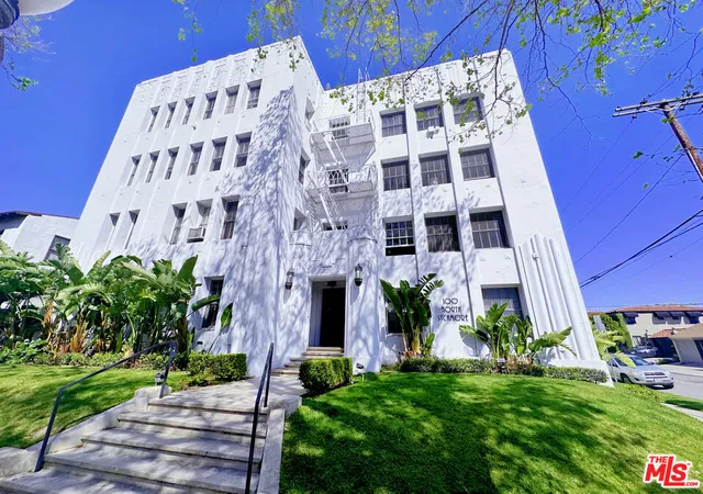 1st image of 100 N Sycamore Ave, Los Angeles, CA 90036 | MLS# 26669997