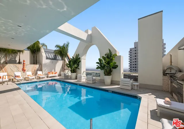 Homes for sale in Los Angeles, CA | 10520 Wilshire Blvd #505, Los Angeles, CA 90024 | MLS# 26669173