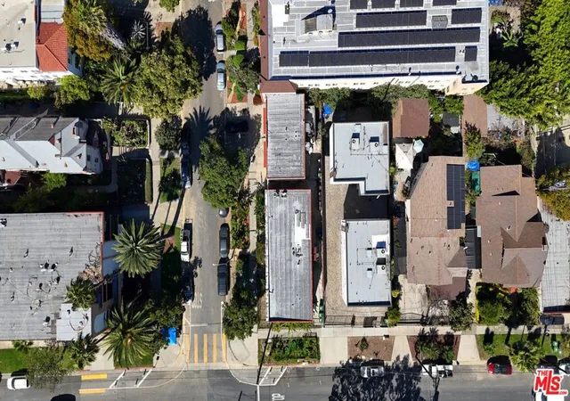 Listing Photo 4 - Condo for sale in building located at 500 N Alexandria Ave, Los Angeles, CA 90004