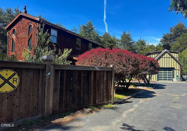 Homes for sale in Mendocino, CA | 10360 Gary Ln, Mendocino, CA 95460 | MLS# C1-11308