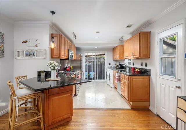 Photo 3 of Sale Pending at 314 Saint Joseph, Long Beach, CA 90814 | MLS# OC26065713 | Listing updated on 2026-09-16