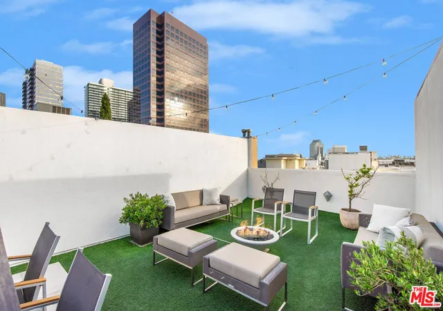 Homes for sale in Los Angeles, CA | 11723 Goshen Ave #302, Los Angeles, CA 90049 | MLS# 26670173