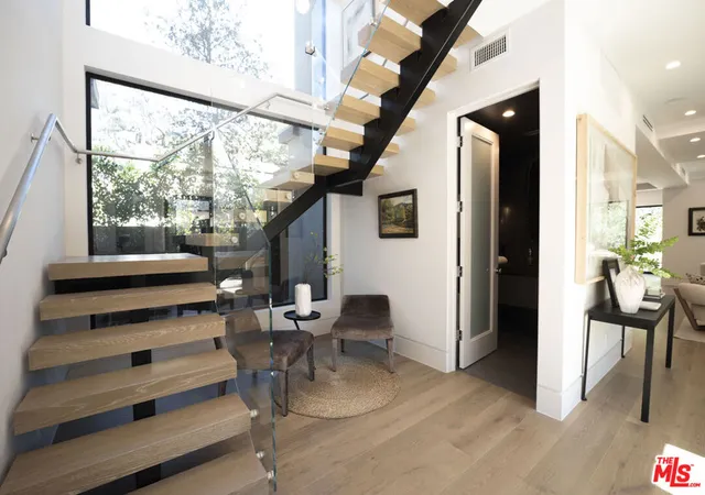 Homes for sale in Studio City, CA | 3848 Vantage Ave, Studio City, CA 91604 | MLS# 26662893