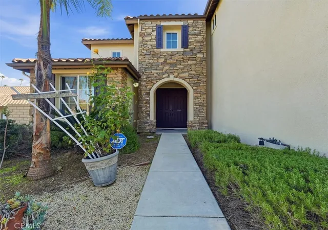 4th image of 2947 Gilbert Ave, Corona, CA 92881 | MLS# CV26066486