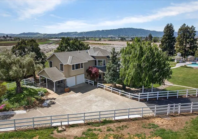 Homes for sale in Gilroy, CA | 3465 Susie Ln, Gilroy, CA 95020 | MLS# ML82039375