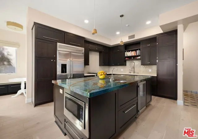Photo 3 of Sale Pending at 1471 S Durango Ave, Los Angeles, CA 90035 | MLS# 26669115 | Listing updated on 2026-06-12