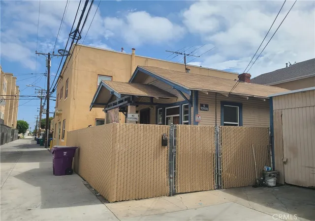 Photo 4 of Sale Pending at 617 West 3rd St, Long Beach, CA 90802 | MLS# PW26065075 | Listing updated on 2026-09-30