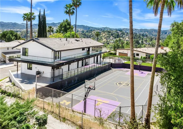 Photo 3 of Single family home for sale at 18827 Edleen Dr, Tarzana, CA 91356 | MLS# SB26045087 | Listing updated on 2026-09-30