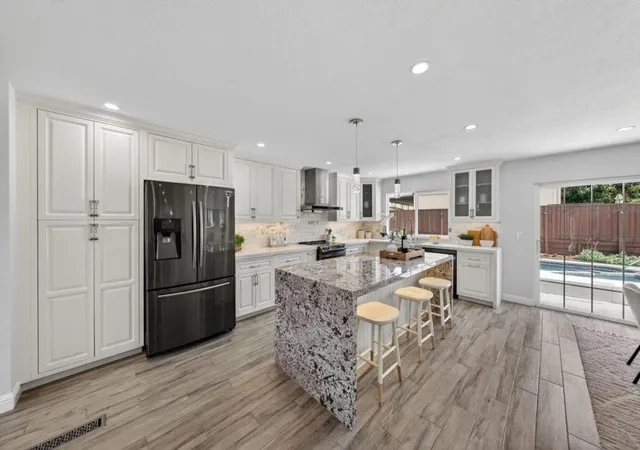 3rd image of 184 Sun Blossom Dr, San Jose, CA 95123 | MLS# ML82040601