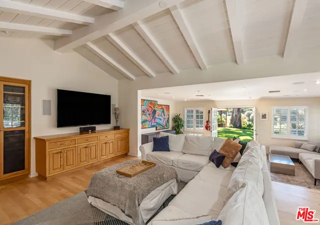 Homes for sale in Malibu, CA | 28850 Boniface Dr, Malibu, CA 90265 | MLS# 26668741