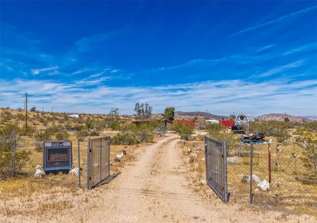 Homes for sale in Landers, CA | 1022 Chuckawalla Rd, Landers, CA 92285 | MLS# JT26066683