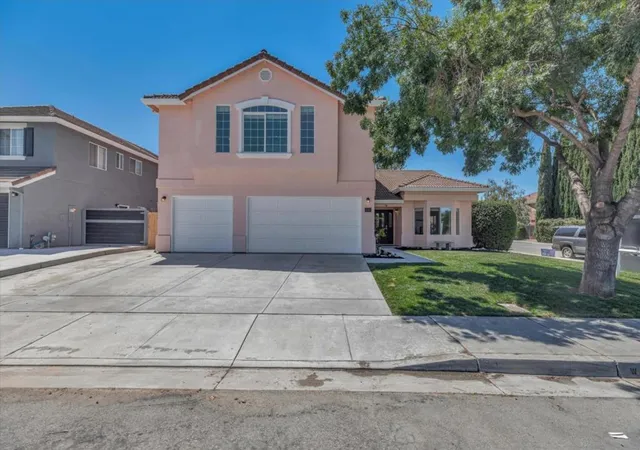 5th image of 2161 Teakwood Ct, Hollister, CA 95023 | MLS# ML82040619