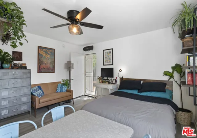 5th image of 656 Indiana Ave, Venice, CA 90291 | MLS# 26662795
