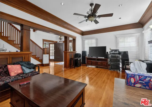 3rd image of 867 S Bronson Ave, Los Angeles, CA 90005 | MLS# 26669983