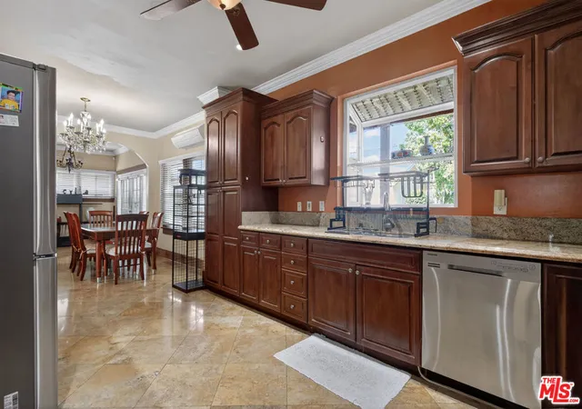 4th image of 867 S Bronson Ave, Los Angeles, CA 90005 | MLS# 26669983